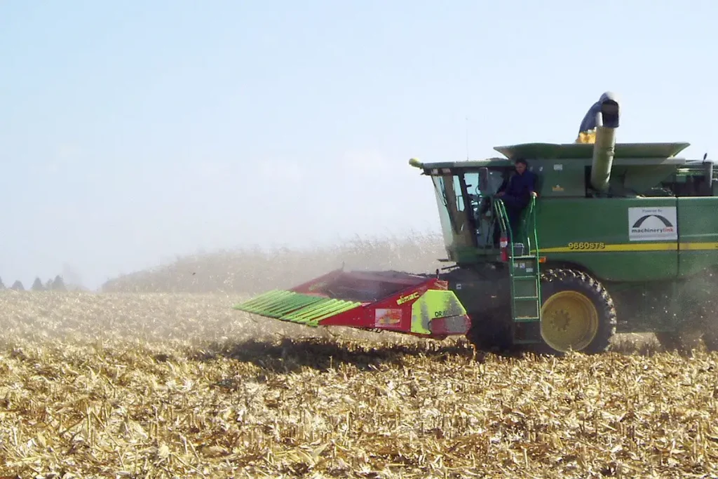 Efficiency and Profitability Goals Lead Iowa Farmer to a Drago Corn Head