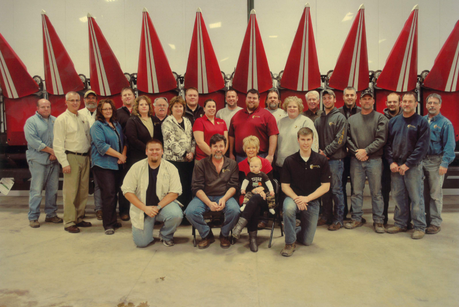 A team dedicated to delivering the best corn head.